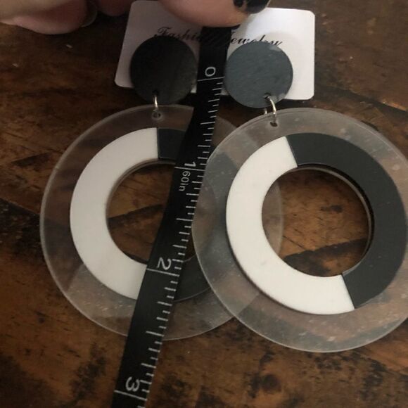 NWT Super unique blackblack-and-white oversized earrings. - Picture 4 of 8